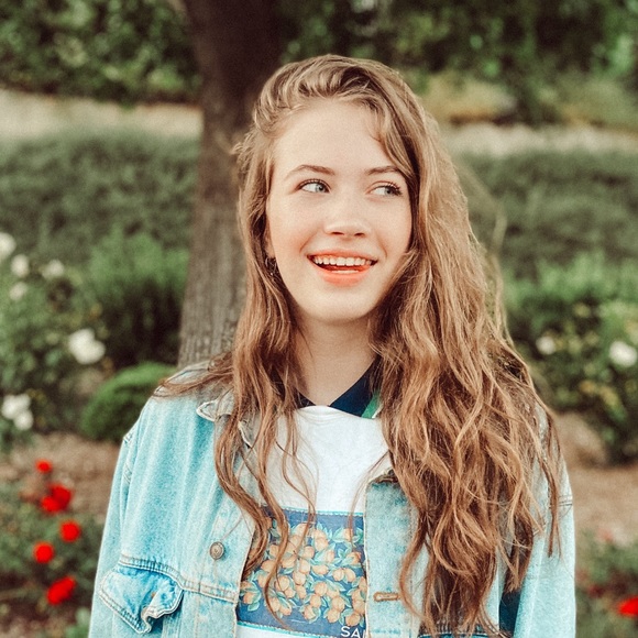 Meet your Posher, Hannah - Picture 1 of 1